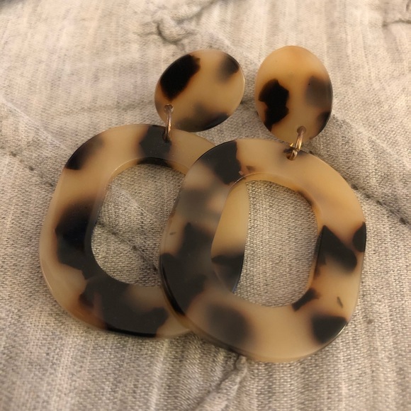Madewell Jewelry - Tortoise Shell Pattern Earrings